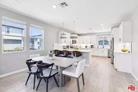 782 Daniel Freeman Cir, Inglewood, CA 90301