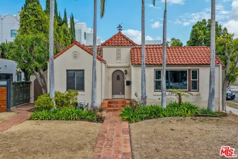 130 S Carson Rd, Beverly Hills, CA 90211