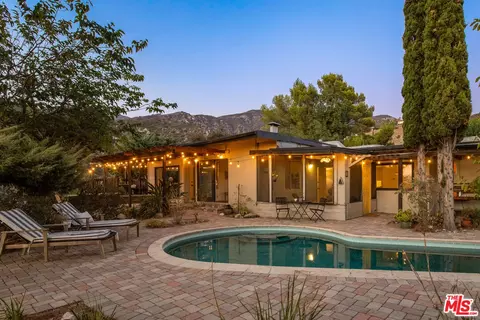 6211 Gyral Dr, Tujunga, CA 91042