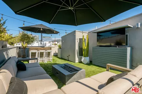 1244 Gordon St, Los Angeles, CA 90038