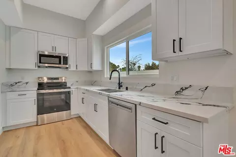 11108 Norris Ave, Pacoima, CA 91331 photo 35