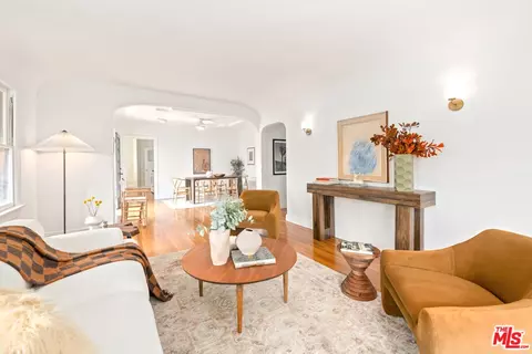 1337 S Cloverdale Ave, Los Angeles, CA 90019