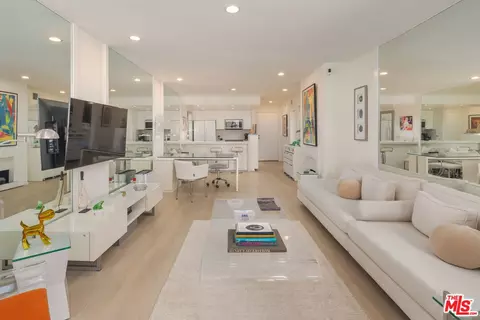 1745 Camino Palmero St #327, Los Angeles, CA 90046