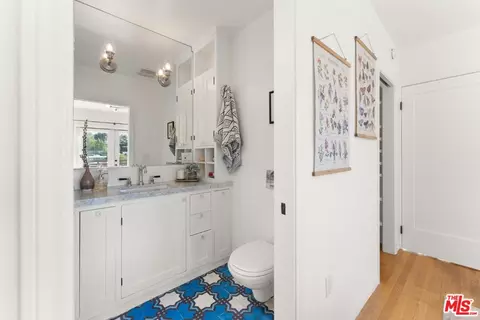Bath - 2131 Princeton Ave, Los Angeles, CA 90026 photo 1 of 5