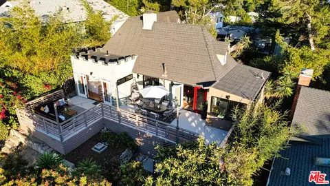 Exterior - 2131 Princeton Ave, Los Angeles, CA 90026 photo 2 of 21