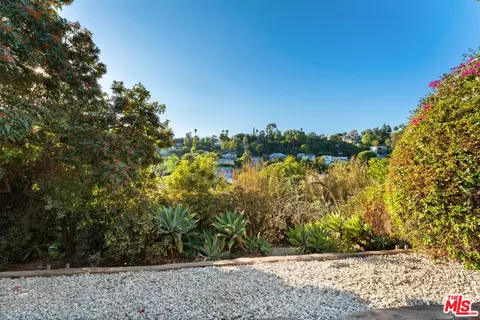 Exterior - 2131 Princeton Ave, Los Angeles, CA 90026 photo 19 of 21