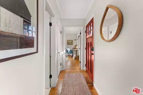 Entry Way - 2131 Princeton Ave, Los Angeles, CA 90026 photo 1 of 3
