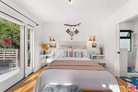 Bedroom - 2131 Princeton Ave, Los Angeles, CA 90026 photo 4 of 6