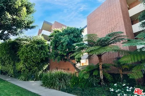 11750 W Sunset Blvd #304, Los Angeles, CA 90049