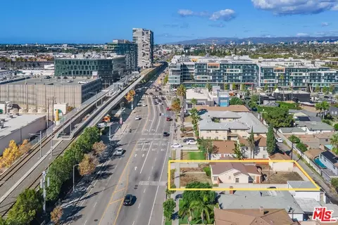 5649 W Jefferson Blvd, Los Angeles, CA 90016