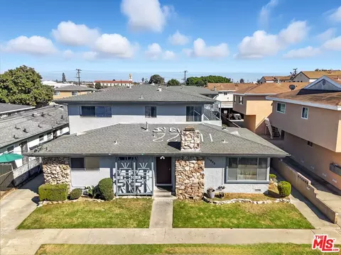 11922 Manor Dr, Hawthorne, CA 90250