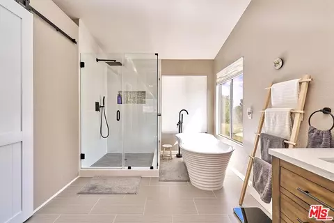 Bath - 40824 Riverock Ln, Palmdale, CA 93551 photo 3 of 8