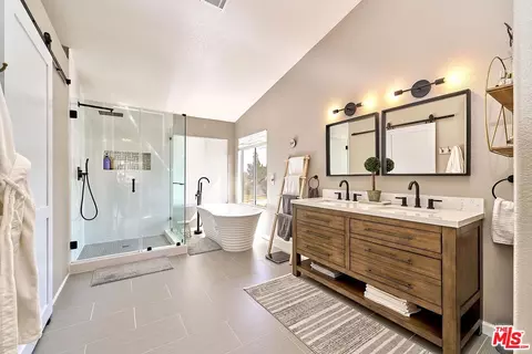 Bath - 40824 Riverock Ln, Palmdale, CA 93551 photo 2 of 8