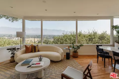 910 Glen Oaks Blvd, Pasadena, CA 91105