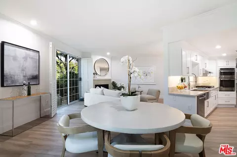 458 N Oakhurst Dr #102, Beverly Hills, CA 90210