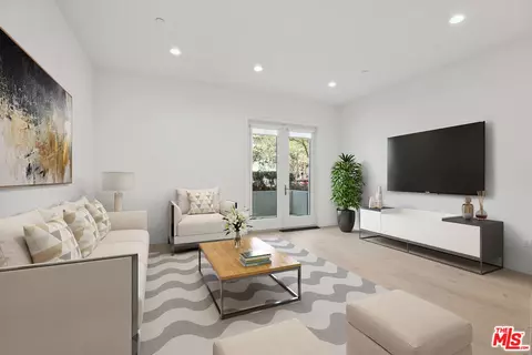 1746 Garfield Pl #101, Los Angeles, CA 90028
