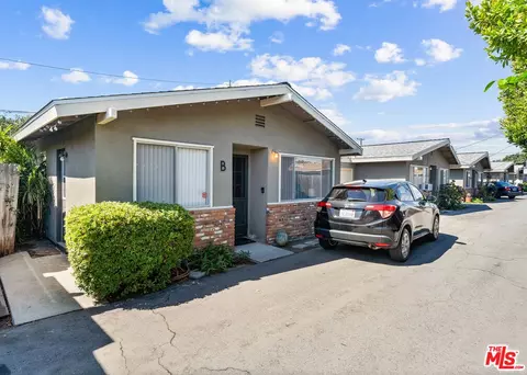 2383 Orange Ave, Costa Mesa, CA 92627 photo 5