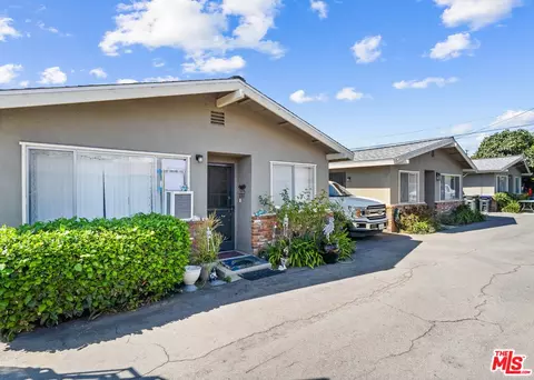 2383 Orange Ave, Costa Mesa, CA 92627 photo 4