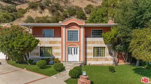 1870 Marcheeta Pl, Los Angeles, CA 90069