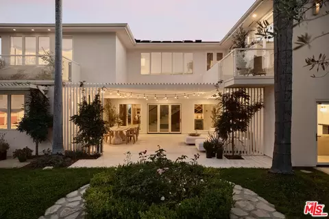 873 Berkeley St, Santa Monica, CA 90403
