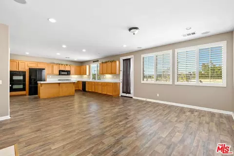 Living - 1061 Boulder Pl, Oceanside, CA 92057 photo 1 of 5