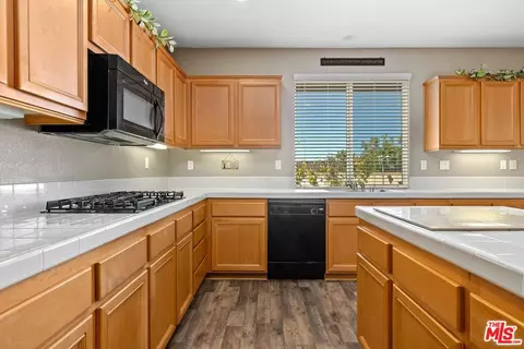 Kitchen - 1061 Boulder Pl, Oceanside, CA 92057 photo 3 of 3