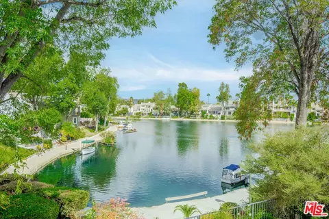 4618 Park Mirasol, Calabasas, CA 91302