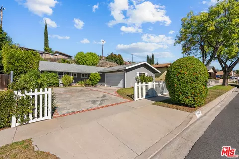 19845 Steinway St, Canyon Country, CA 91351