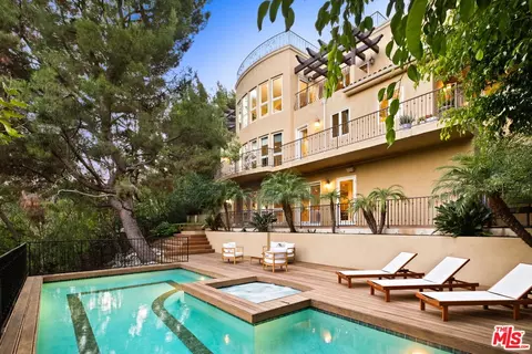 2505 Bowmont Dr, Beverly Hills, CA 90210