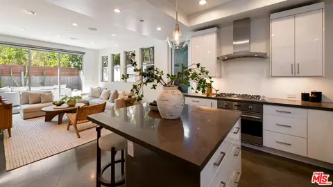 2009 Montana Ave, Santa Monica, CA 90403