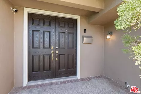 6331 Geyser Ave, Tarzana, CA 91335 photo 3