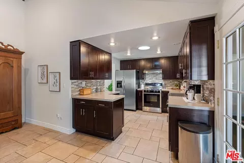 6331 Geyser Ave, Tarzana, CA 91335 photo 17