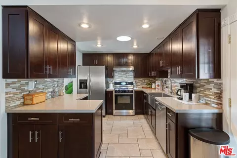 6331 Geyser Ave, Tarzana, CA 91335 photo 18
