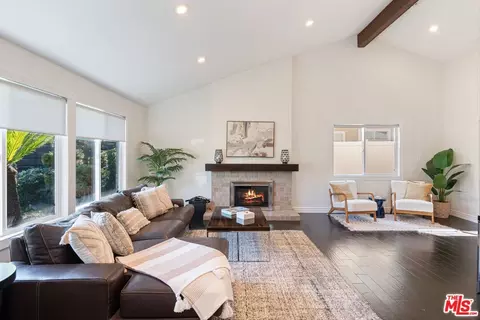 6331 Geyser Ave, Tarzana, CA 91335 photo 4