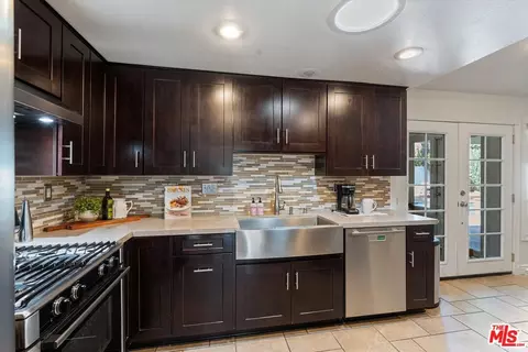 6331 Geyser Ave, Tarzana, CA 91335 photo 19