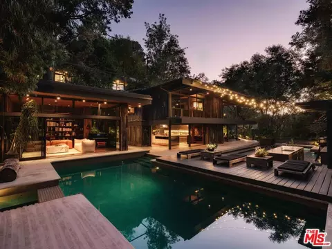 2563 Nichols Canyon Rd, Los Angeles, CA 90046