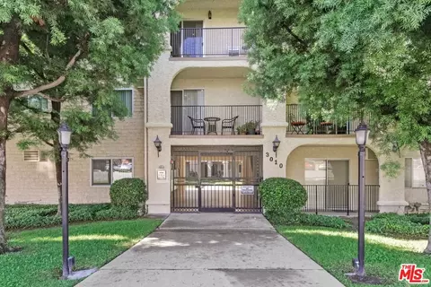 3010 Montrose Ave #3, La Crescenta, CA 91214