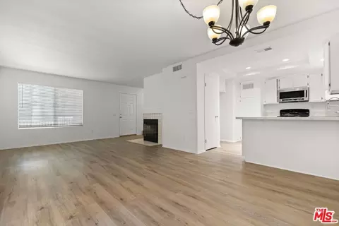 18850 Vista Del Canon #B, Newhall, CA 91321