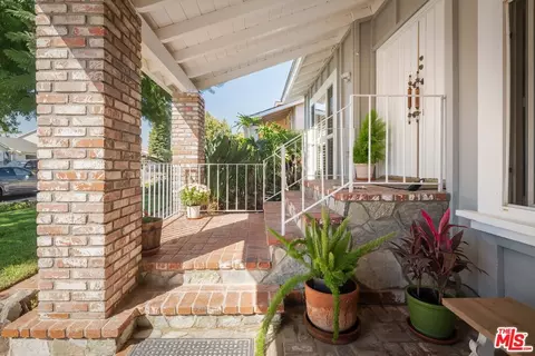 2332 N Justin Ave, Simi Valley, CA 93065 photo 2
