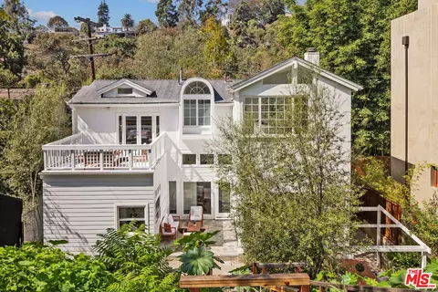 546 E Rustic Rd, Santa Monica, CA 90402