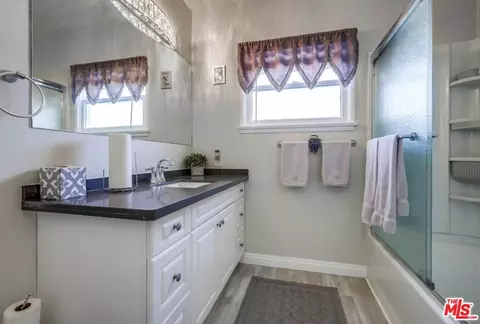 1060 E 45th Way, Long Beach, CA 90807 photo 26