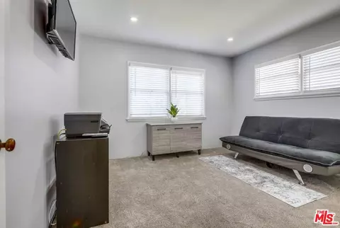 1060 E 45th Way, Long Beach, CA 90807 photo 24