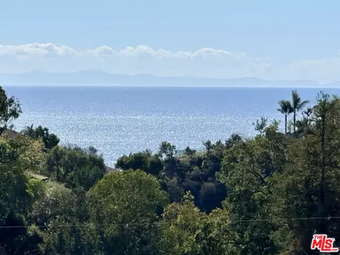 627 N Marquette St, Pacific Palisades, CA 90272