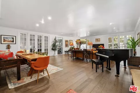 11815 Dorothy St #3, Los Angeles, CA 90049