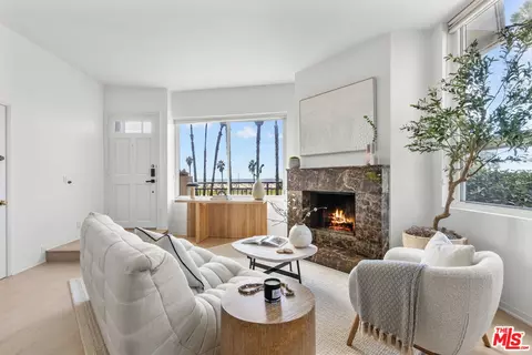 118 Wadsworth Ave #1, Santa Monica, CA 90405