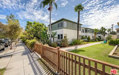 1518 Yale St #1, Santa Monica, CA 90404