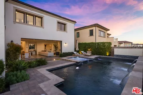 Exterior - 20162 W Cromwell Way, Porter Ranch, CA 91326 photo 9 of 12