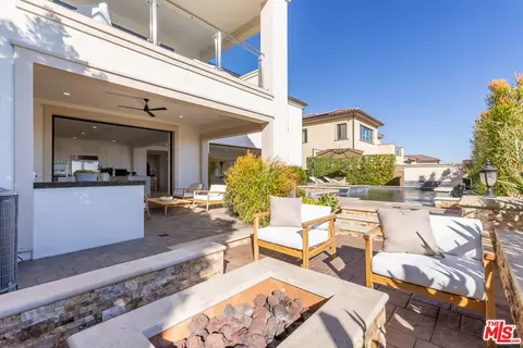Exterior - 20162 W Cromwell Way, Porter Ranch, CA 91326 photo 6 of 12