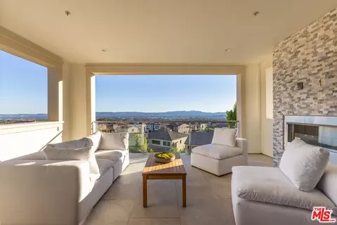Exterior - 20162 W Cromwell Way, Porter Ranch, CA 91326 photo 7 of 12