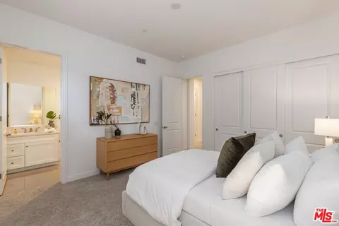 Bedroom - 20162 W Cromwell Way, Porter Ranch, CA 91326 photo 2 of 9